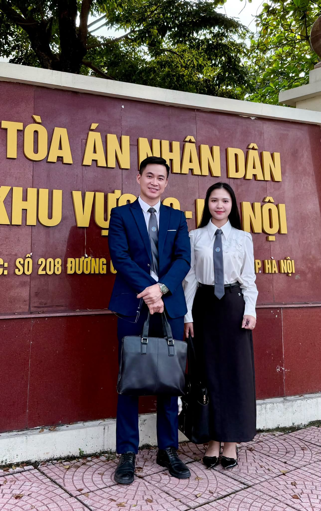 You are currently viewing HỢP ĐỒNG CHUYỂN NHƯỢNG QUYỀN SỬ DỤNG ĐẤT CÓ BẮT BUỘC PHẢI CÔNG CHỨNG KHÔNG?